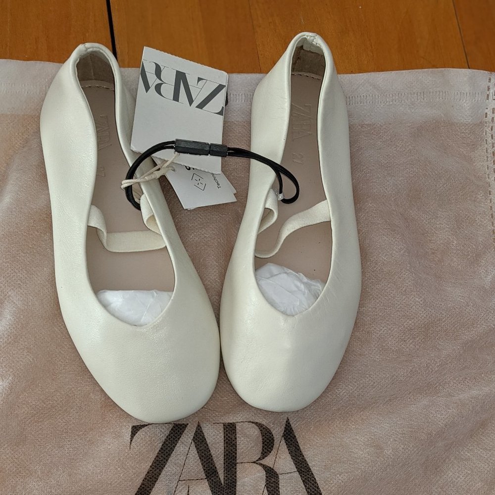 Leather ballet flats